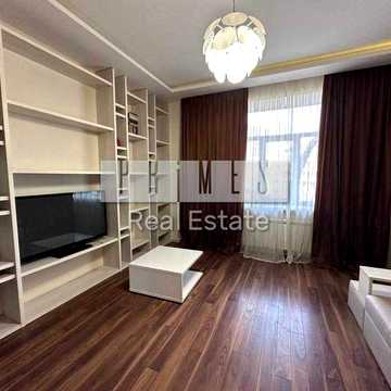 продаж 2к квартири  вул. Обсерваторна,  15хв метро Золоті Ворота