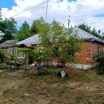 Продажа дома з участком землі