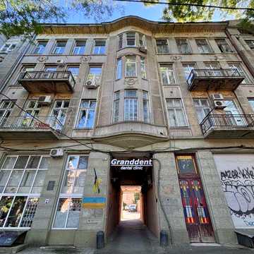 Садам 2-х комнатную квартиру в центре города