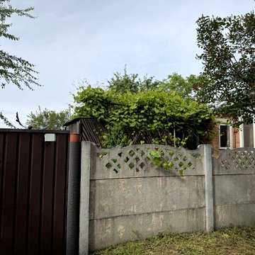 Продам частину  будинку в селі Марківка  ВЛАСНИК, Земелтна ділянка  21 сотка  приватизована ( можливий  продаж земельної ділянки окремо)