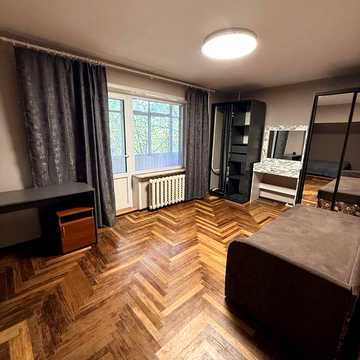 Аренда 1-комн.кв. 40кв.м. ул. Запорожского казачества 2/9