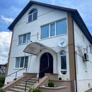 Продам дом.3 жилых этажа,230 кв.м.