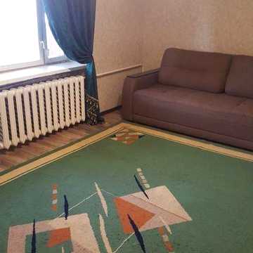 Продається 2 х кімнатна квартира. Центр міста