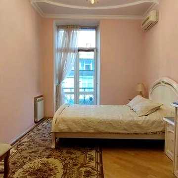 Центр! здам 3-к квартиру, 85кв.м. Царський будинок , метро Площа Укр.Героїв