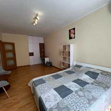 Продаж 1 кімн. квартири / 50 м2 / 4 пов. / вул. Наукова 49А / будинок 2007 р. ЖК Інтергалбуд