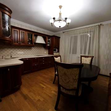 Олександра Мишуги вул., 8