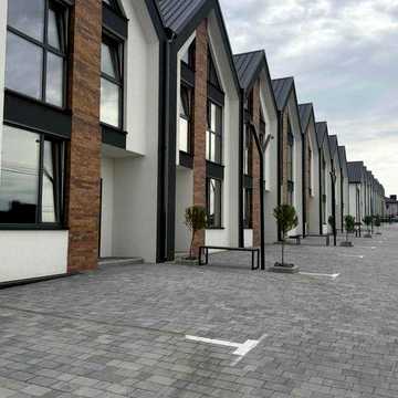 Продаж сучасного таунхауса "Aura Park"