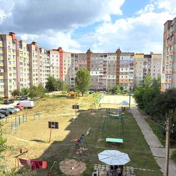Затишна 1-кімнатна квартира з технікою та меблями на вул. Незалежності, 62 (NO)