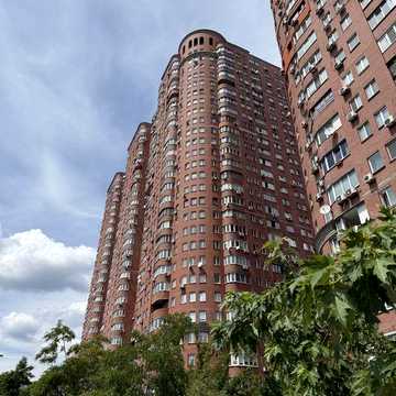 Продаж  2-к кв 65м2 Позняки Ахматовой буд.13