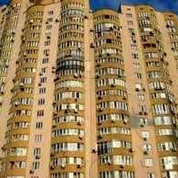 Дніпровська набежна 19