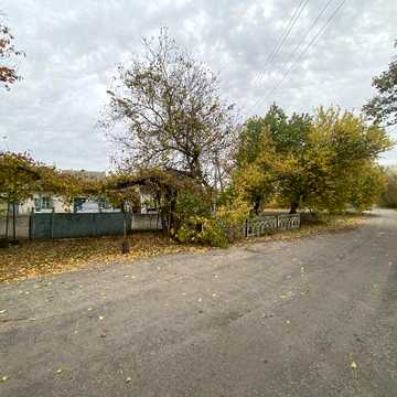 ТЕРМІНОВО!!!Продається земельна ділянка із житловими забудовами.