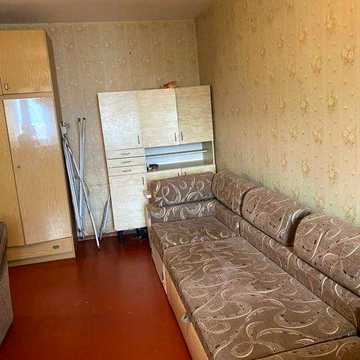 своя 1-к квартира без ремонта, возле м. Хол Гора
