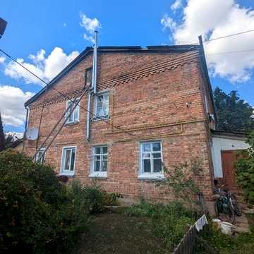 ПРОДАМ НЕДОРОГУ КВАРТИРУ з прекрасною локацією, в центрі м. Ніжина по вул. Гімназійна. Район: Університет