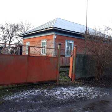 Будинок у центрі Мени з великою, гарною ділянкою