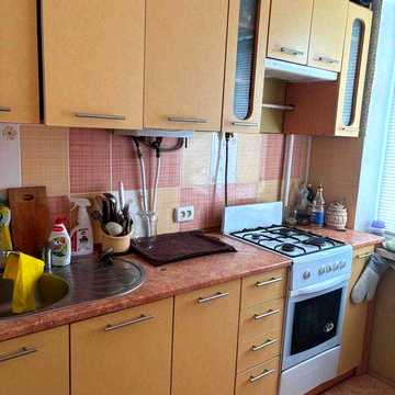продаж 1 кім на Вишеньці