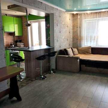 Продам  з Євроремонтом 3-и кім.кв-ру у центрі! Кухня-студія!