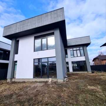 Продам великий якісний будинок 298 м/ 5 хвилин до метро