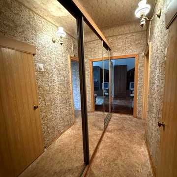 Продам 2 комнатную квартиру в центре.  Пр. Науки