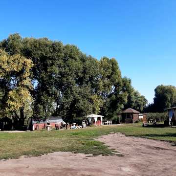 Продам часть действующего спортивно-развлекательного комплекса на берегу озера Кандыбина в г. Конотоп Сумской области