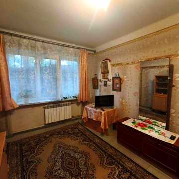 Продам 2-х комнатную рядом с центром, Ira