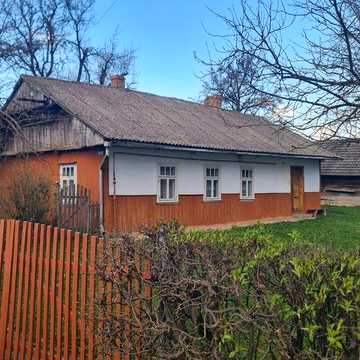 Продаж будинку з ділянкою в с. Гаї Нижні