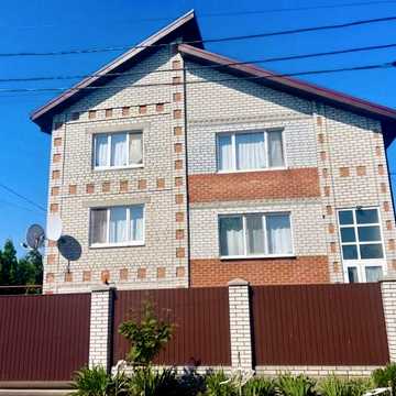 Продається добротний будинок у Кривушах.
