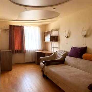 Продаж 2кім квартира в Цегляному будинку! 3/5 пов.! Не кутова! По кільцю