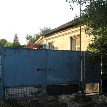 Продам 1/2 частину газифікованого будинку з окремим двором по вул. Кременчуцькій (р-н пл. Покровської)