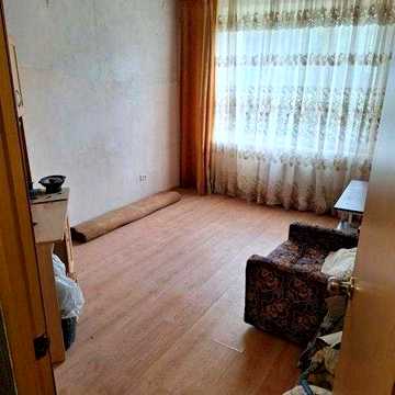 Продам 2 комн квартиру в Рогани