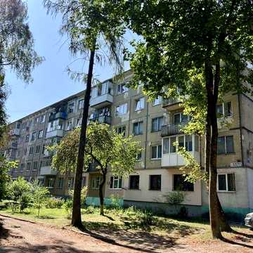 Продається 2 кімнатна квартира біля МакДональдз і ЗУНу