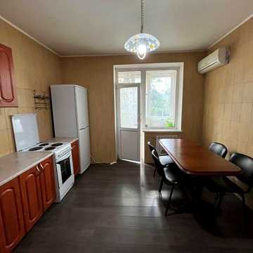 Продам 2 к квартиру по вул.Руданського 4-6