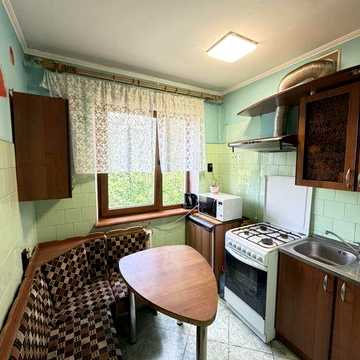 Продаж 2кімнатна квартира вул. Любінська 5/5п , 45/28/7, євроремонт, балкон,ТЦ  Будинок меблів.