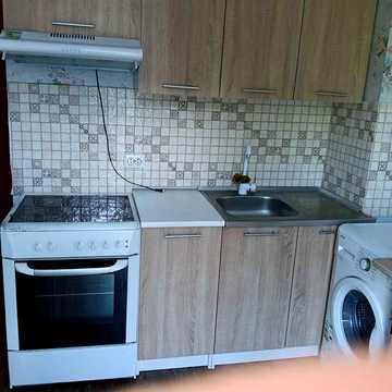 АН здає гарну 1но 40років 3/5 електроопалення,меблі,техніка