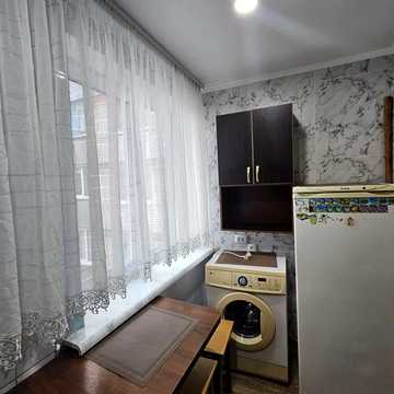 майдан Перемоги пл., 20