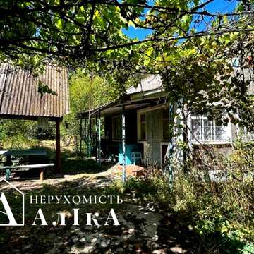 Продам дачний будинок