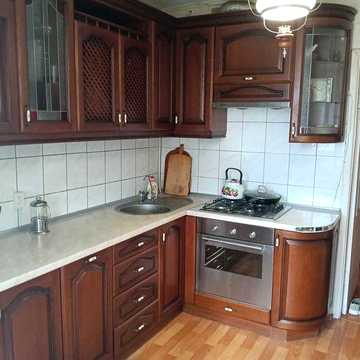 АН здає 2во кімн. Центр 4/5 н/п,електроопалення,меблі,техніка