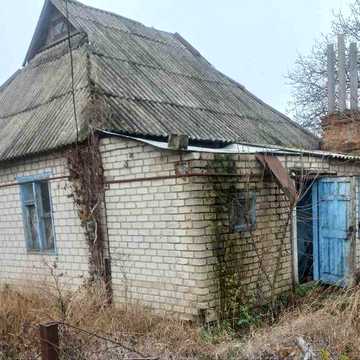 Прадається будинок садибного типу