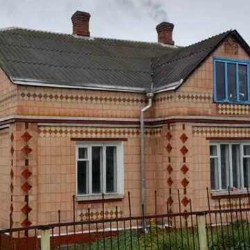 Будинок біля річки Стир у місті Рожище .