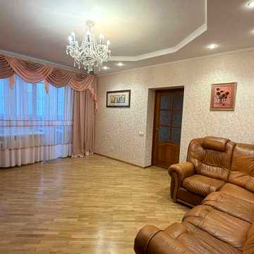 Продаж 3к квартири поруч з метро Академмістечко