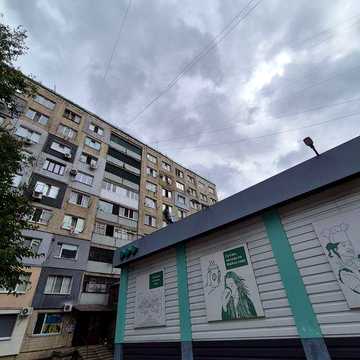 1- кімнатна квартира на 101-му поруч з " Файно- маркетом" 2й поверх