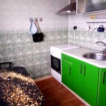 Продам 4к.кв. центр Залютино
