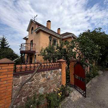Терміновий продаж будинку в Києві. Русанівські Сади