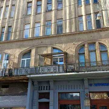 1 кімнатна, центр, під орендний бізнес!