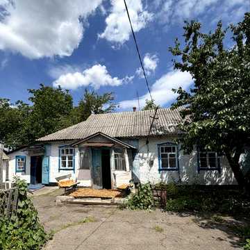 Продаж будинку в центрі міста Узин
