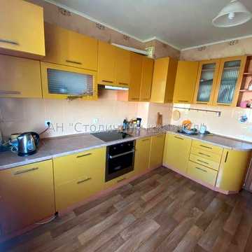 Продам 3 кімнатну квартиру, вул. Урлівська 38