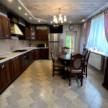 None 185000.0 USD