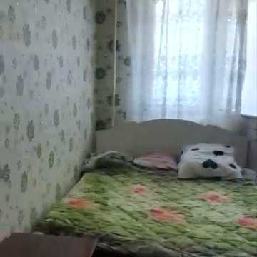 Здам однокімнатну квартиру. Третій поверх. Є меблі,бойлер,газова плита холодильник
