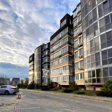 Простора 2-к квартира 86 м² в новобудові. Індивідуальне опалення!