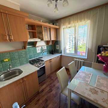 Продам двакімнатну квартиру можно під програми
