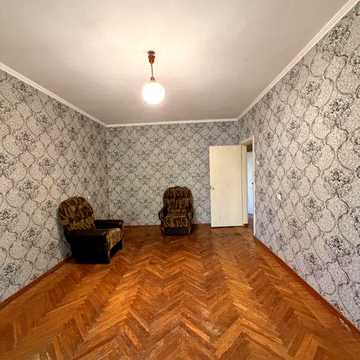 Продається 3х-кімнатна квартира Є.О